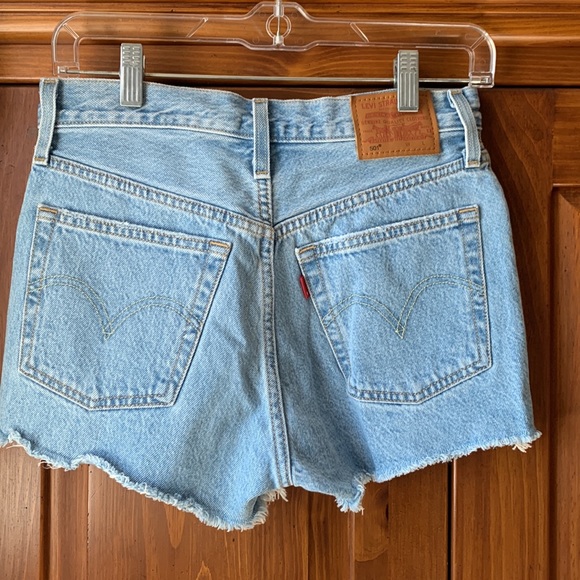 Levi’s 501 high rise denim shorts - Picture 2 of 4